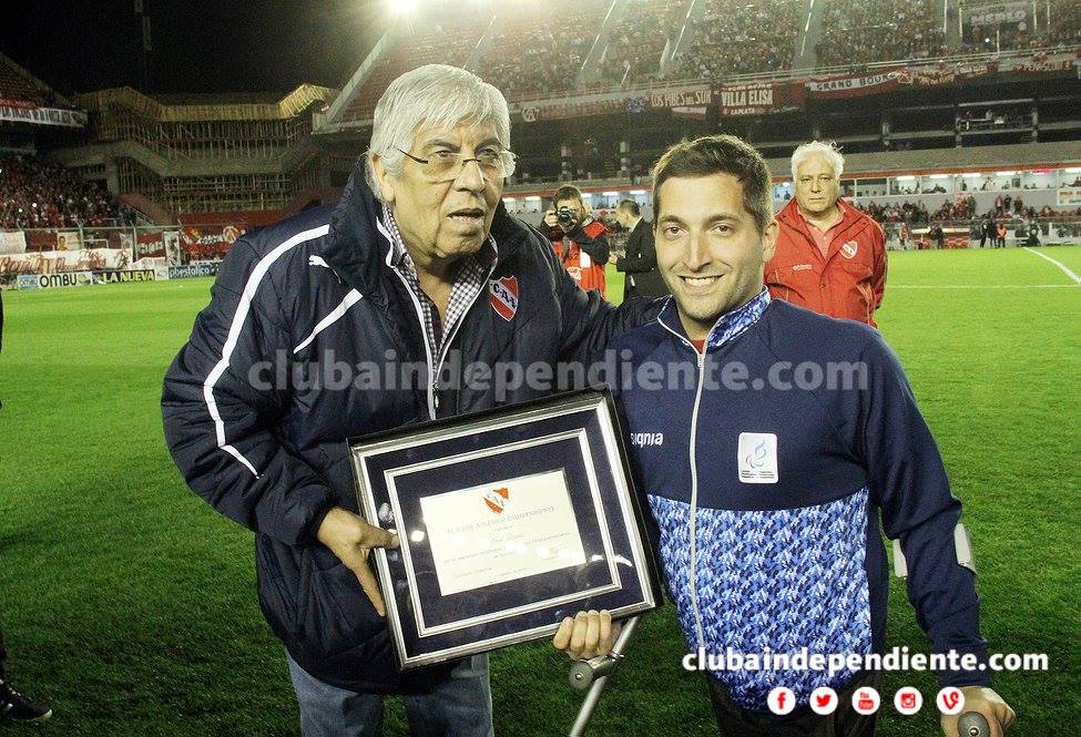 Nota: Natación: Ariel Quassi tuvo su reconocimiento en Independiente