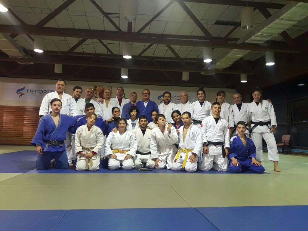 Nota: Judo: campo de entrenamiento en el CENARD