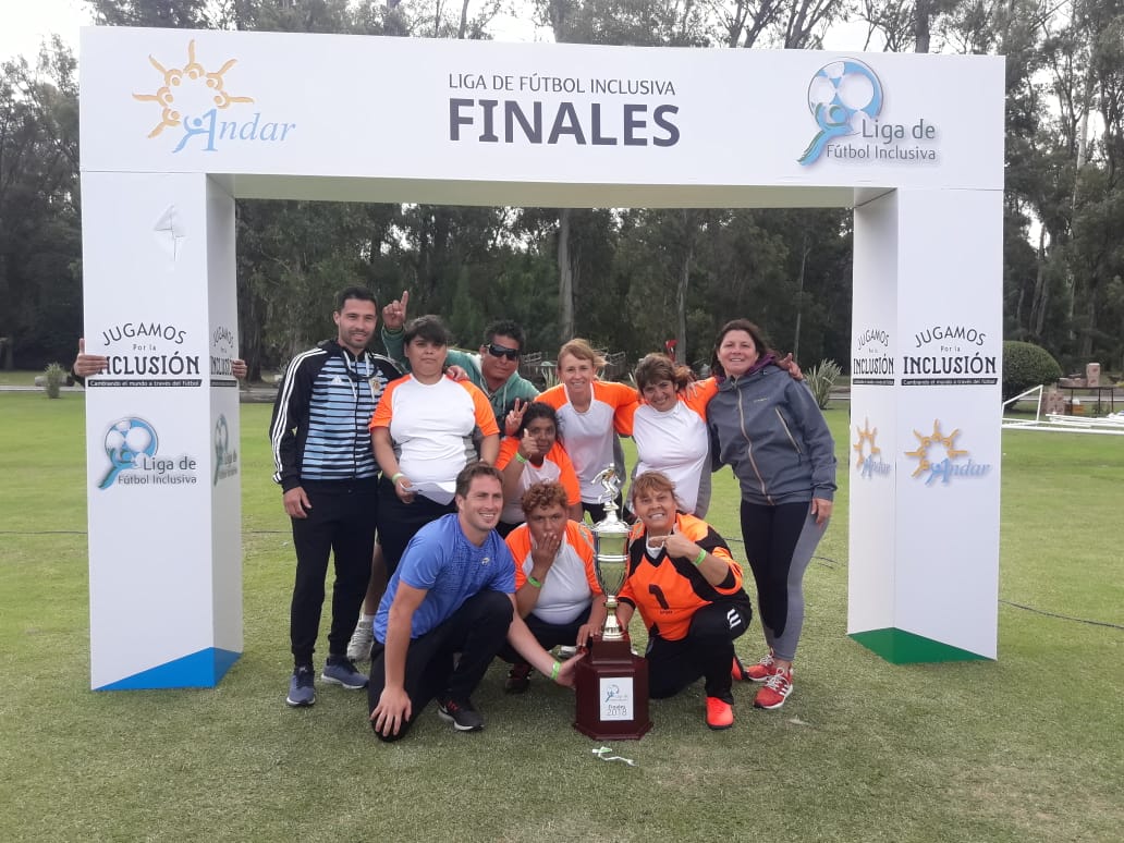 Nota: Fútbol inclusivo: Colonia Montes de Oca, campeón nacional