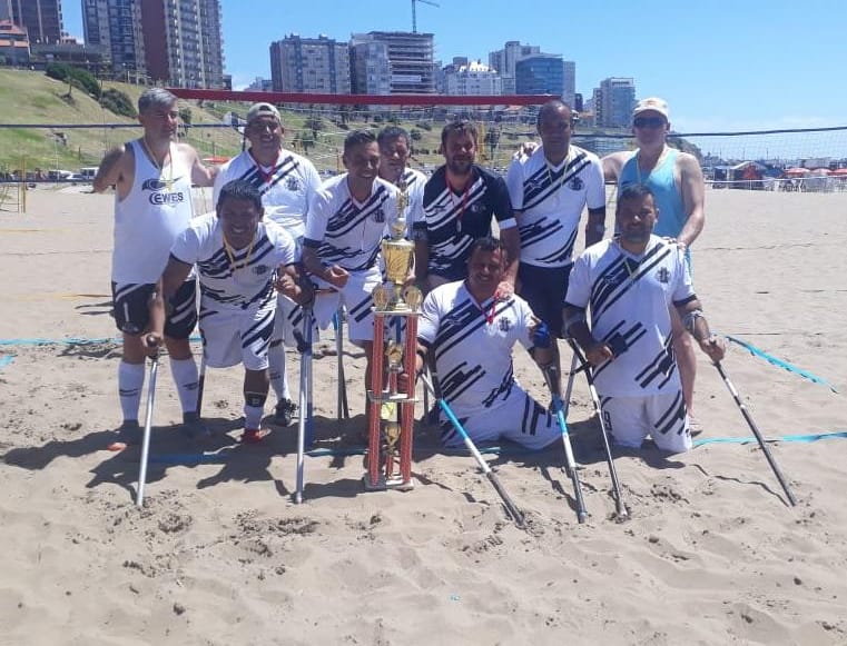 Nota: Fútbol para amputados: Mar del Plata recibió el primer torneo de playa