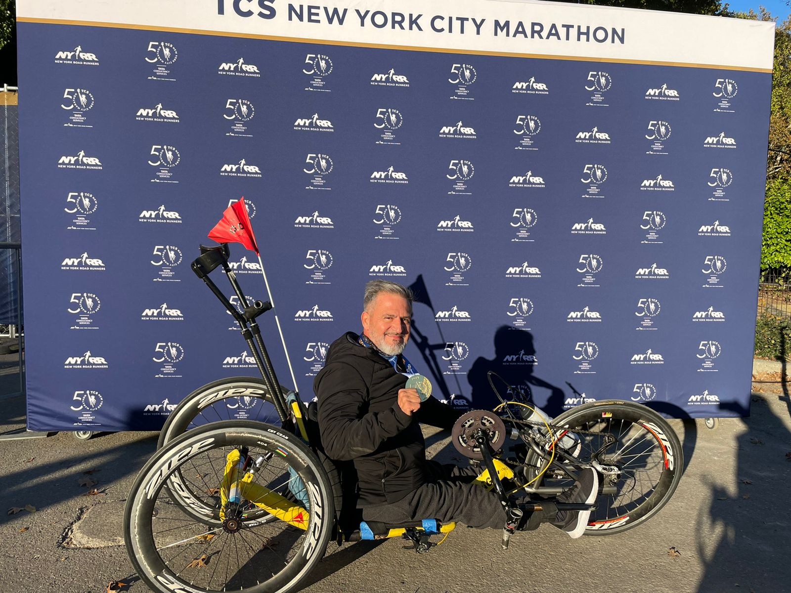 Nota: Jean Maggi, el superhéroe que dijo presente en la maratón de Nueva York