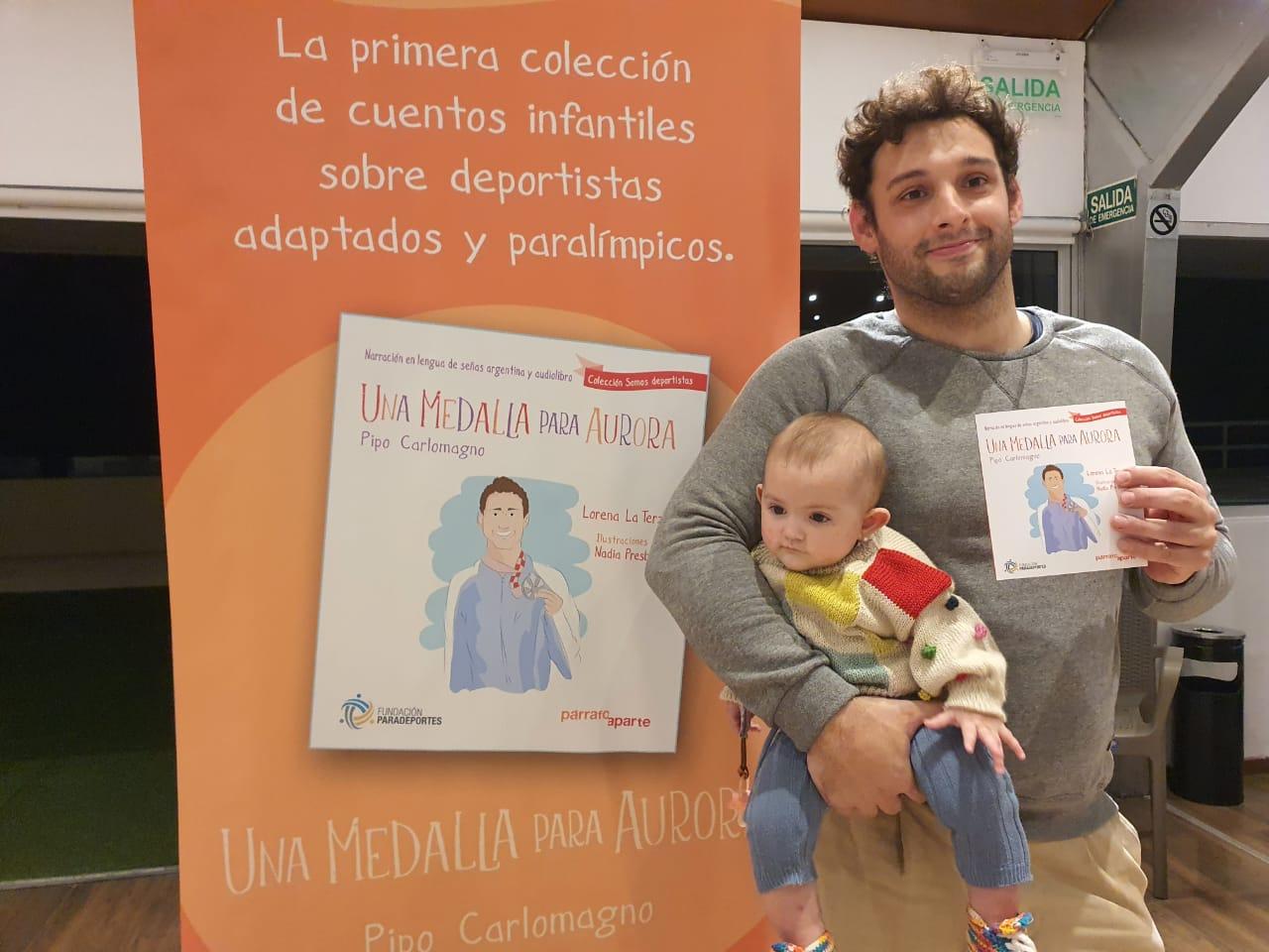 Nota: El nadador Fernando Pipo Carlomagno, medallista en los Juegos Paralímpicos de Tokio, presentó su libro infantil "Una medalla para Aurora"