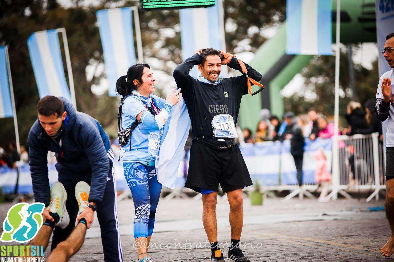 Nota: Atletismo: Hugo Acuña, campeón en la 20° Maratón de Rosario