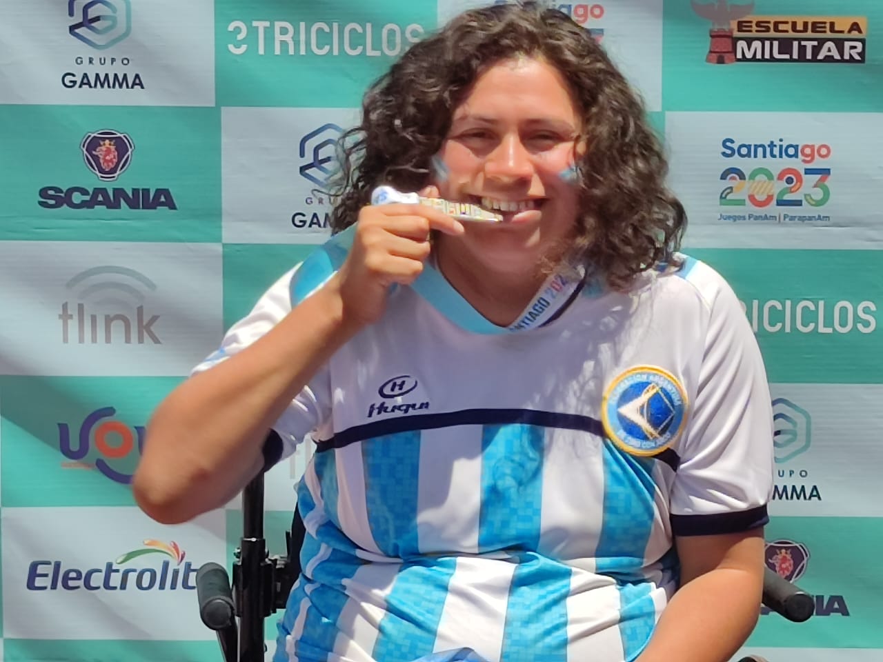 Nota: TIRO CON ARCO: ALBINA TORRES, LANZA CON LA BOCA Y ES LA NUEVA FIGURA DE UN DEPORTE EN CRECIMIENTO