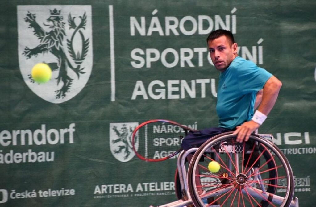 TENIS ADAPTADO EZEQUIEL CASCO OTRA VEZ CAMPE N EN DOBLES Paradeportes tenis-adaptado-ezequiel-casco-otra-vez-campe-n-en-dobles-paradeportes