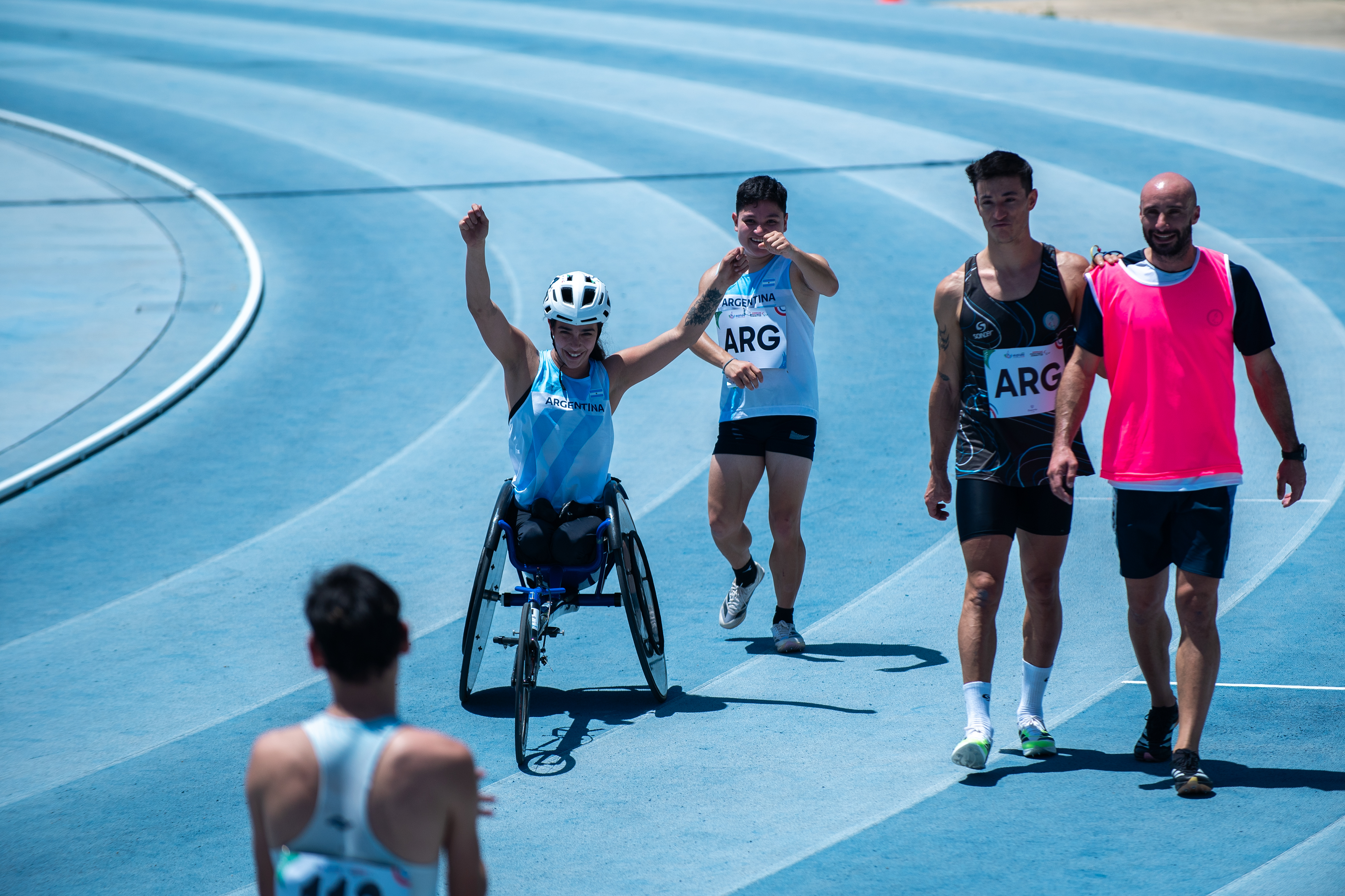 Nota: DÍA 14 / VALLEDUPAR: EL ATLETISMO SE DESPIDIÓ CON UNA MEDALLA DORADA HISTÓRICA