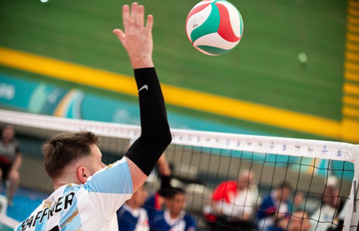 Nota: DÍA 4 / VALLEDUPAR 2026: LA SELECCIÓN MASCULINA DE VOLEIBOL SENTADO SUMÓ SU TERCER TRIUNFO