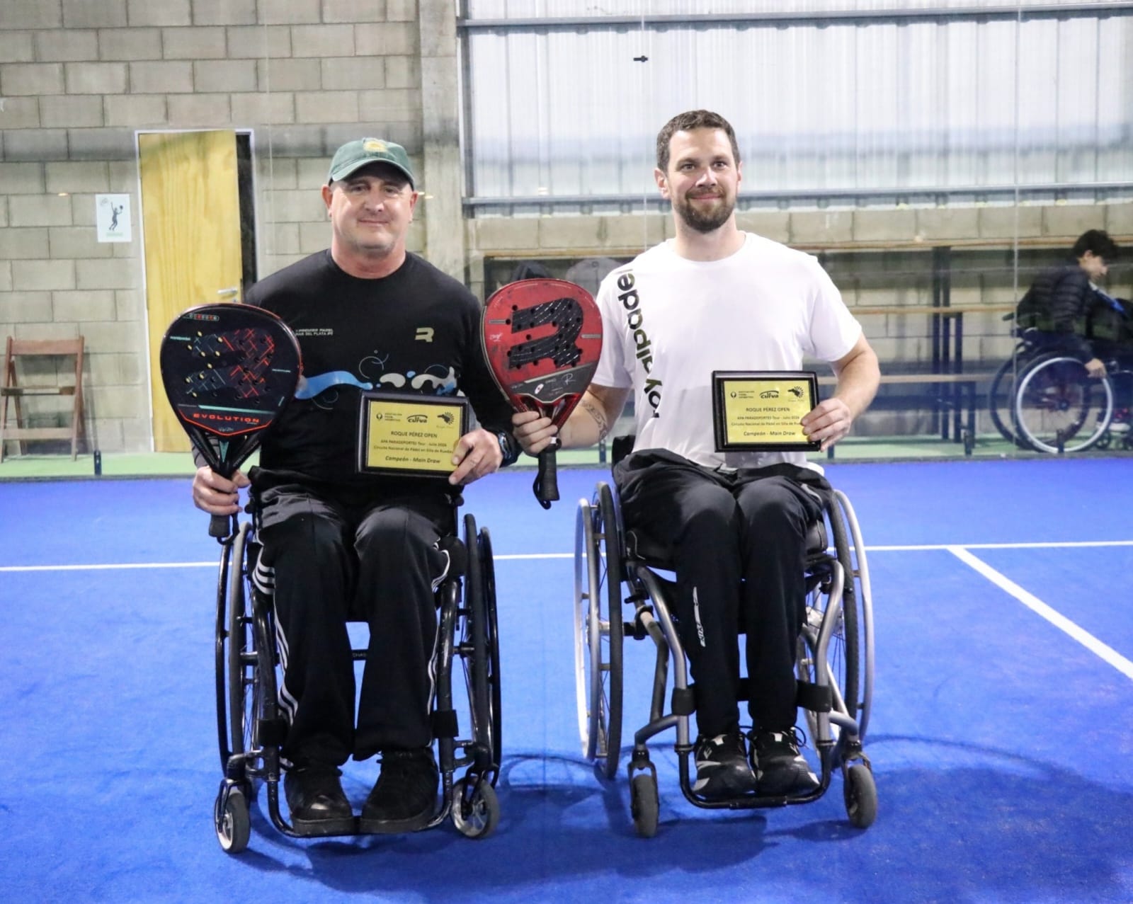 Nota: PÁDEL EN SILLA DE RUEDAS: JOSÉ CASTRICINI Y ALFONSO WOLLEY SE QUEDARON CON EL “OPEN DE ROQUE PÉREZ” DEL “APA - PARADEPORTES TOUR”