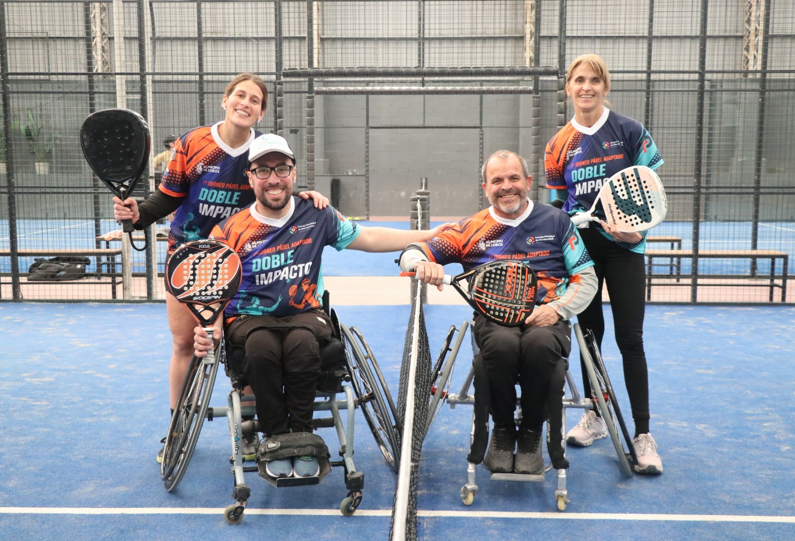 Nota: PÁDEL ADAPTADO MIXTO: UNO EN SILLA Y OTRO DE PIE, EL TORNEO QUE REVOLUCIONÓ A LOBOS